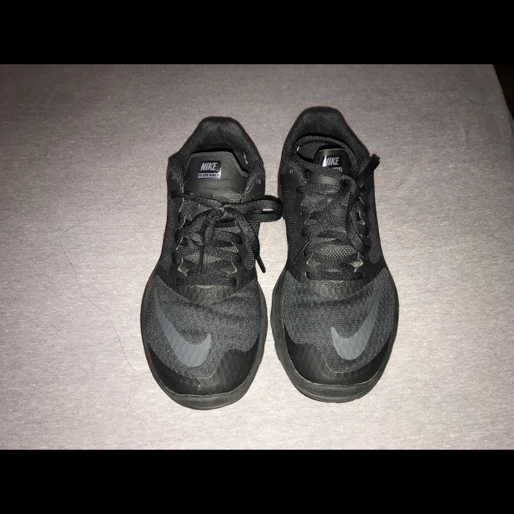 NIKE fs lite 3 running shoe